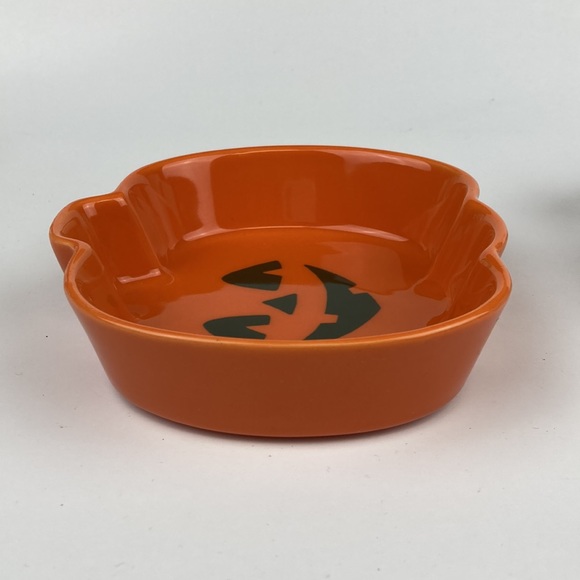 Michael’s Stoneware Ghost & Pumpkin Baking Dishes set of 2 6” - Picture 5 of 15